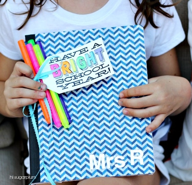 Teach Junkie: 31 creative back to school treats for students {printables} - Bright school year highlighters and composition notebook tag Teach Junkie: 31 creative back to school treats for students {printables}