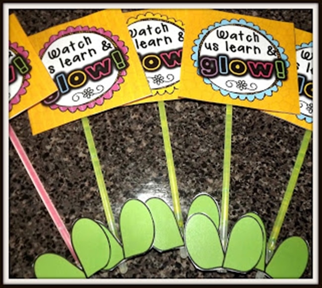 Teach Junkie: 31 creative back to school treats for students {printables} - Watch us learn and grow glowstick flower treat Teach Junkie: 31 creative back to school treats for students {printables}