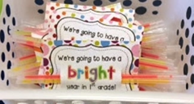 Teach Junkie: 31 creative back to school treats for students {printables} - Glowstick "Going to have a bright year" gift tags Teach Junkie: 31 creative back to school treats for students {printables}